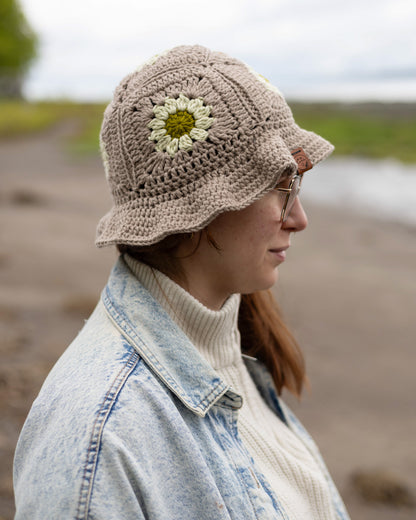 Le chapeau fleuronné - les grands